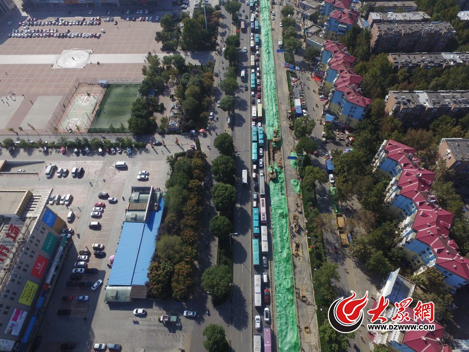 10��11�գ����ϝ��T·����]ʩ���ĵ�������ӛ��ͨ�^�o�˙C���µĝ��ϝ��T·��·��������܇�v���m���ؓ�����܇��ų��L�����󱊾Wӛ�� ���L�� �O����  �z