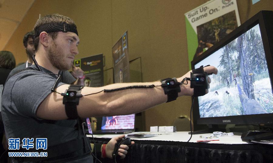 1��5�գ���2014��˹�f��˹���H���M���չý�w���ϣ���չ����ʾһ��Б�(y��ng)����Α�