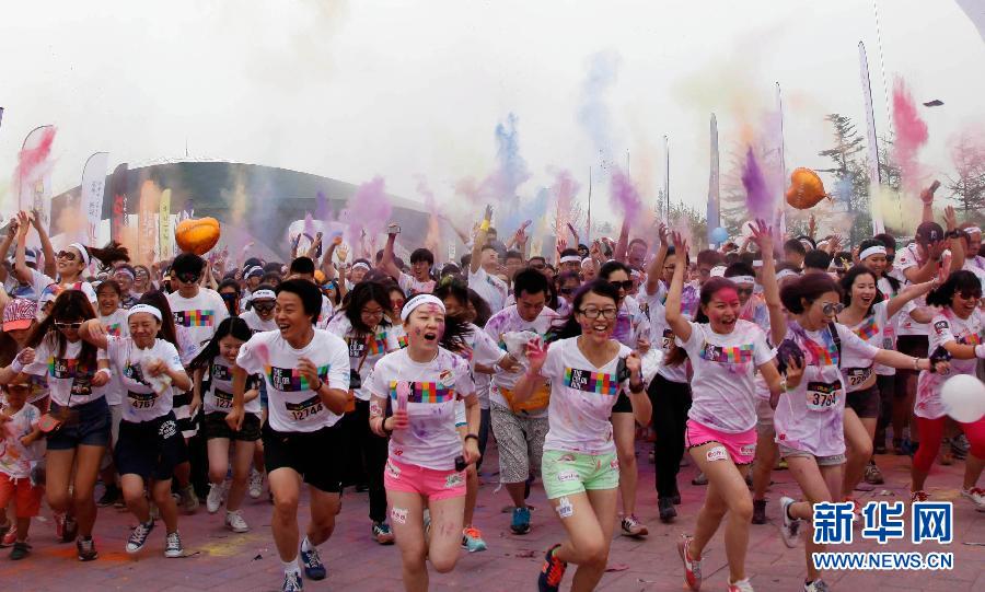 6��21�գ����f�����������R�۱����@���@����5�����ɫ���\�ӡ����¾Wӛ�� ��T �z