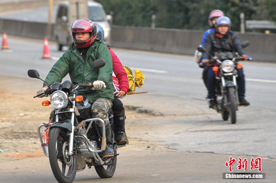 ��1��16����24�գ��ďV�|�{�Ħ��܇;��(j��ng)�V�����ݷ��l(xi��ng)�Ĵ�܊��ͻ��ʮ�f(w��n)���S������(ji��)�R����ÿ���^(gu��)����Ħ��܇��(sh��)��߀�����ӡ�