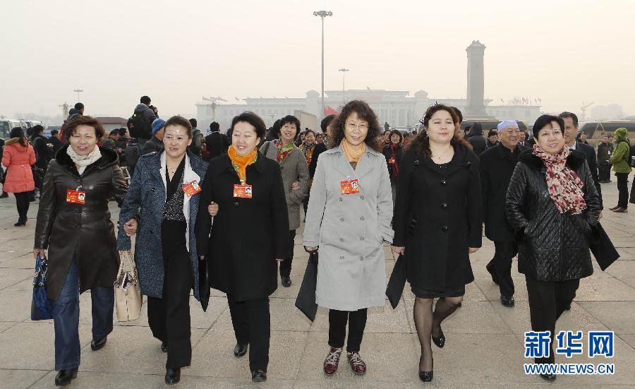 3��8�գ�ȫ�����f(xi��)ʮ���ö��Ε�(hu��)�h�ڱ���������(hu��)���e�е�����ȫ�w��(hu��)�h���@��ȫ�����f(xi��)ί�T�����_(d��)�찲�T�V���� �������A��ӛ�� ����ޱ�z