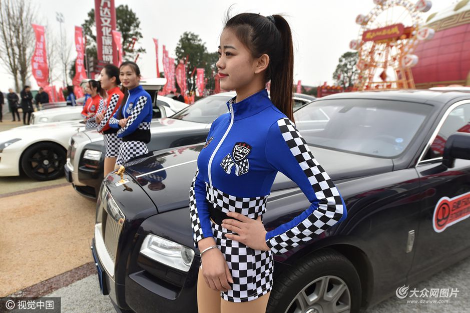 1��19�����磬һ��(ch��ng)����ɾ;�Ӣ��(hu��)�����(hu��)�ںϷʞI���Ї����e�У����԰��ո��صĸ�������400�˾ۼ���