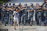 2017��8��31�գ�ɽ�|���_��һλŮʿ��܊Ӗ�W���鱳���������